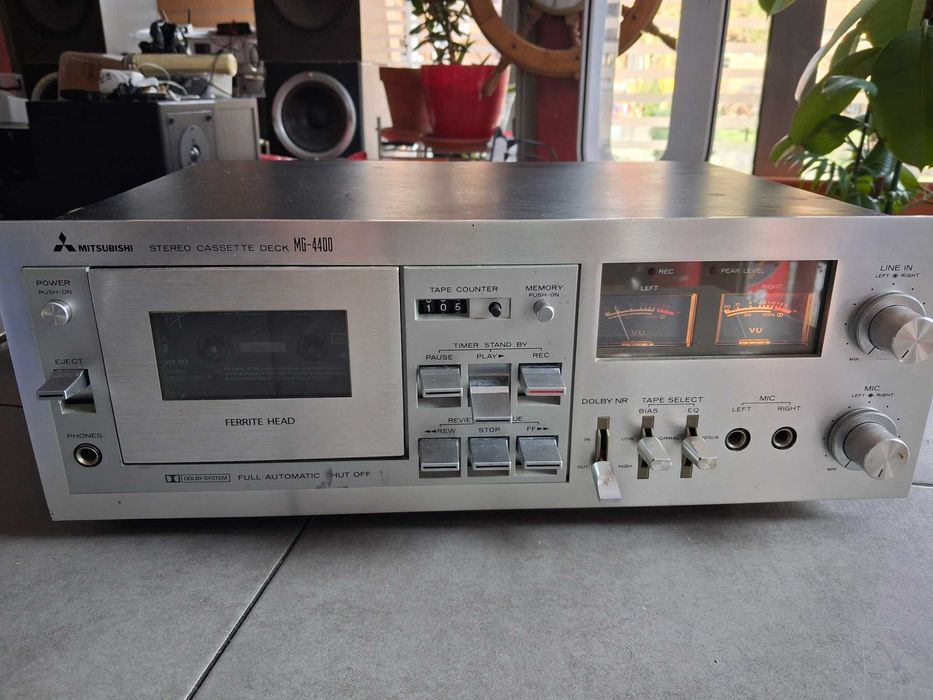 Deck Mitsubishi MG-4400