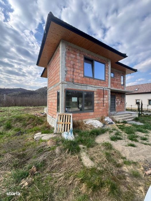 Casa semifinisata Tautii Magheraus, 136 mp, teren 19 ari