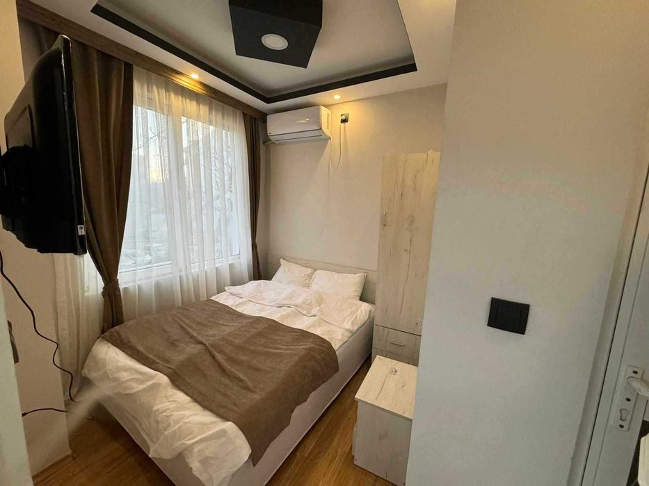 Продава се Хотел в Харманли - 450 кв.м за 556 €/кв.м - Снимка #3