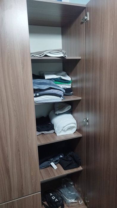 Шкаф бельевой четыре створки.