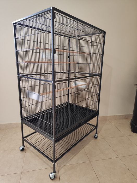 Голяма.  Клетка.