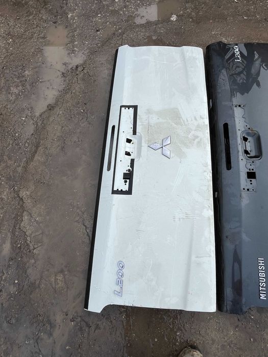 2 броя заден капак/врата от багажник пикап Mitsubishi L200 ClearTec