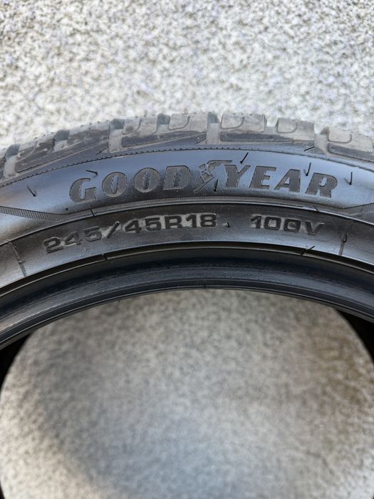 Зимни гуми Goodyear UltraGrip Performance 245/45/18