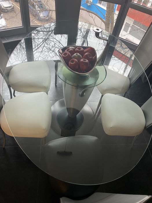 Стъклена овална дизайнерска маса + 6 стола от агнешка кожа