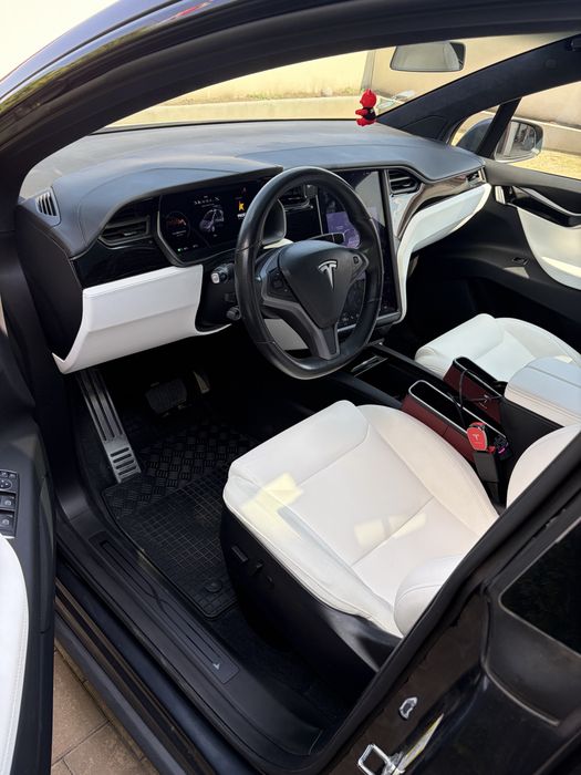 TESLA Model X 2021 — imagine 4