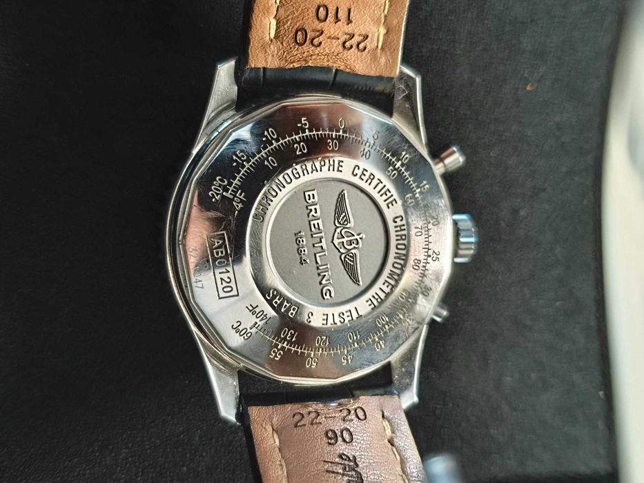 Breitling Navitimer 01 B01 Chronograph 43 mm AB0120