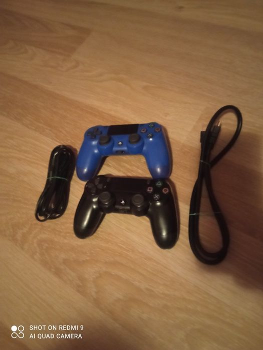 Продавам ps.4 в отлично състояние. Включва два оригинални  джойстика.