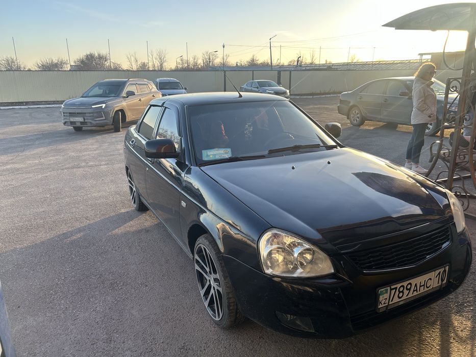 Продам Приору 2011 год