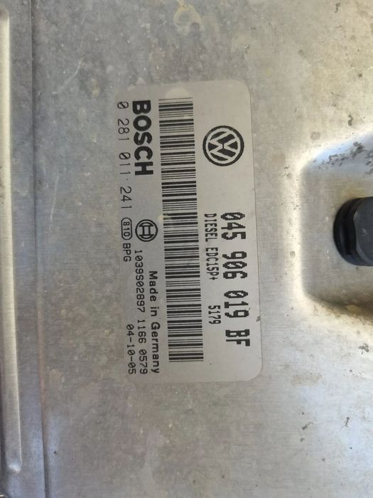 Calculator motor avand codul 045906019BF / 0281011241 / 1039S02897 pentru VW Polo