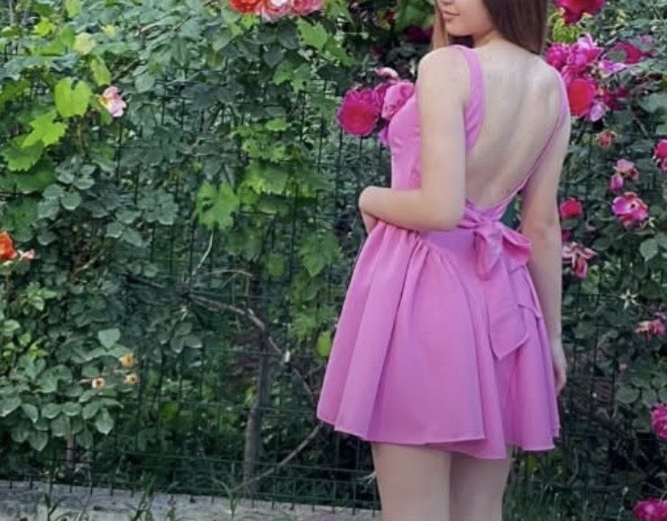 Розова къса рокля