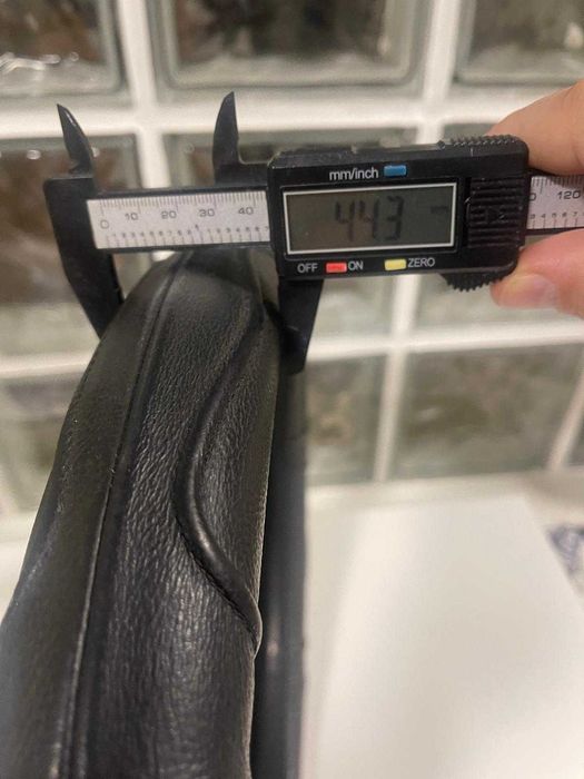 Husa volan din piele - model deosebit - pentru maini mari