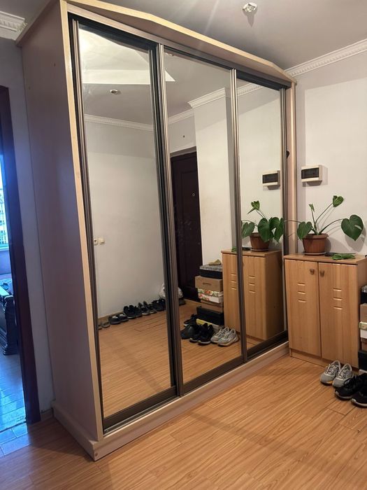 Большой шкаф зеркалами 2 метра