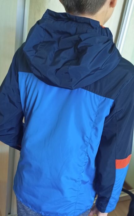 Куртка спортивная