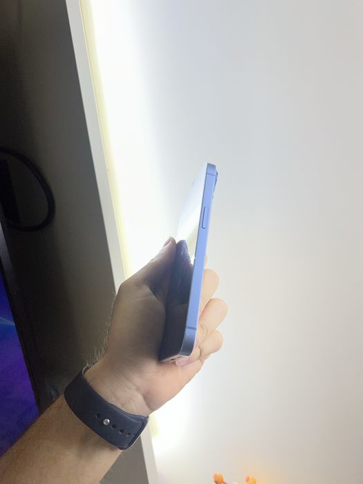 Продам IPhone 14 128gb