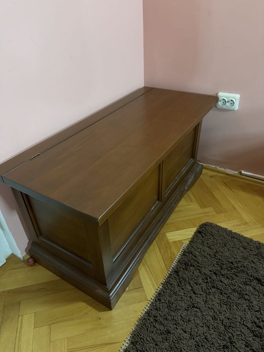 Mobila din lemn masiv