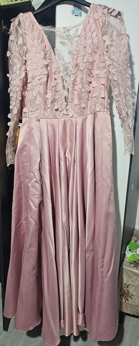 Vând rochie și compleu