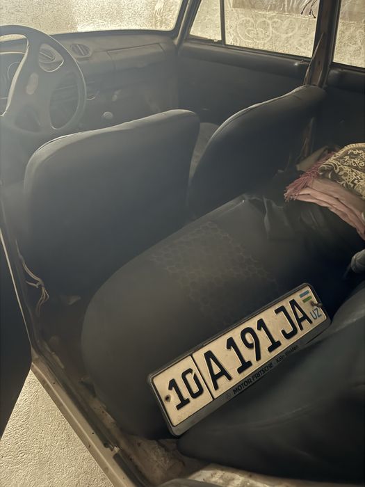 автомобил лада ваз 2106