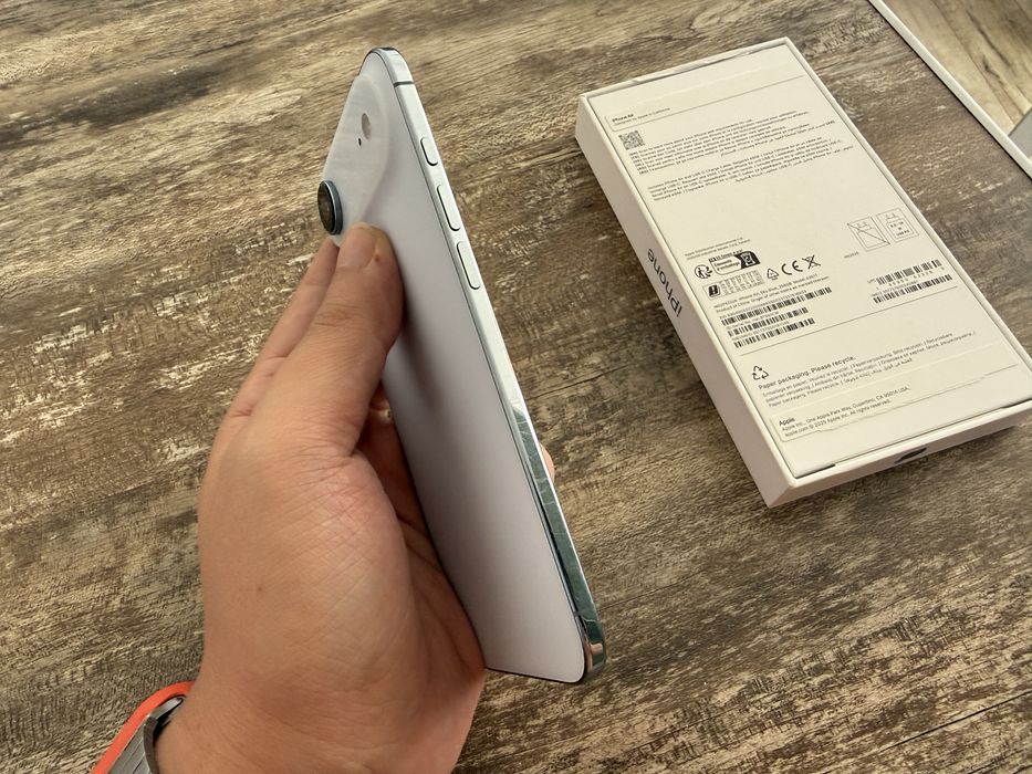 iPhone Air 256GB Sky Blue – отлично състояние, батерия 92%