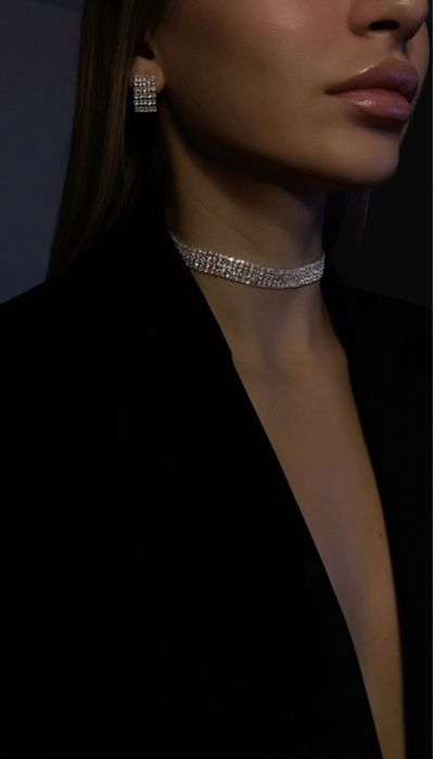 Продам платье в подарок чокер