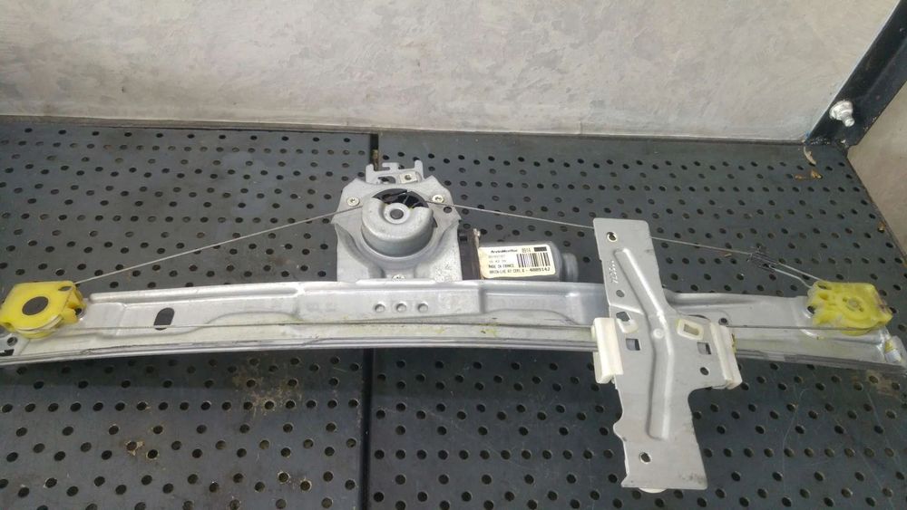 Macara cu motoras dreapta fata peugeot 207 401786a8 9681181180
