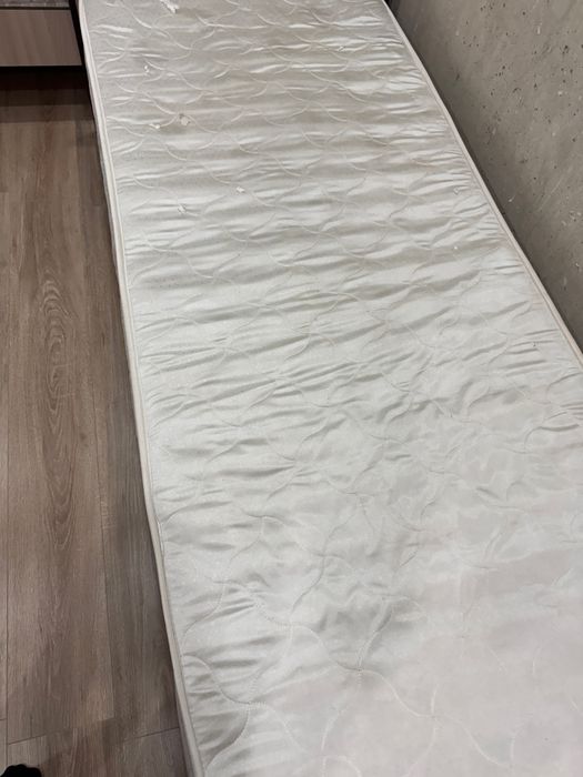 Продам кровати с матрасами