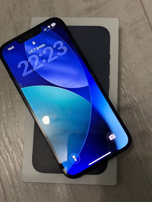 Продам iPhone 13