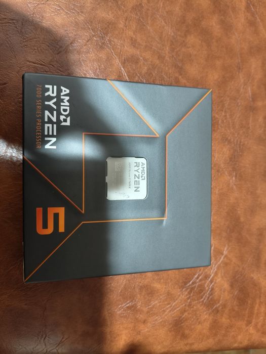 Vând AMD Ryzen 5 7600x Box