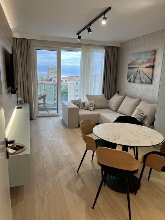 Дава се под наем Двустаен апартамент в к.к. Св.Св. Константин и Елена - 65 кв.м за 1200 € - Снимка #16