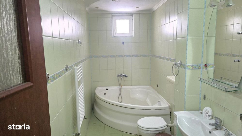 Vand apartament 3 camere in Deva,  Piata Victoriei, etaj 3, mobilat