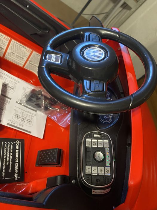 Детска кола Volkswagen Beetle с дистанционно 12V 4,5Ah