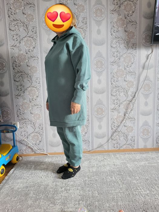 Продам спорт костюм