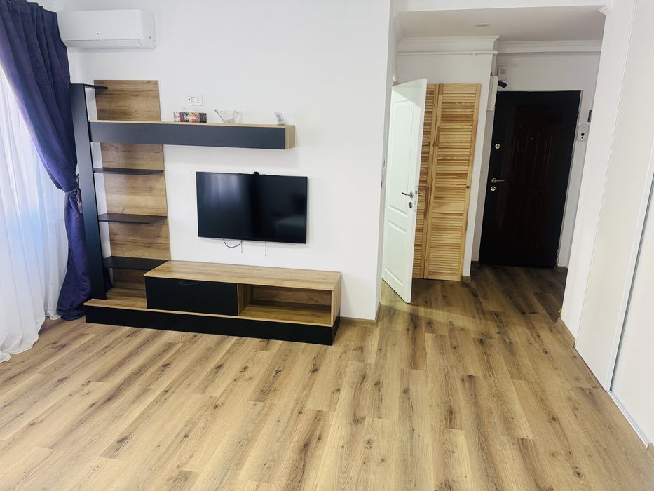 Regim hotelier Ploiesti ultracentral Piata Victoriei garsoniera modern