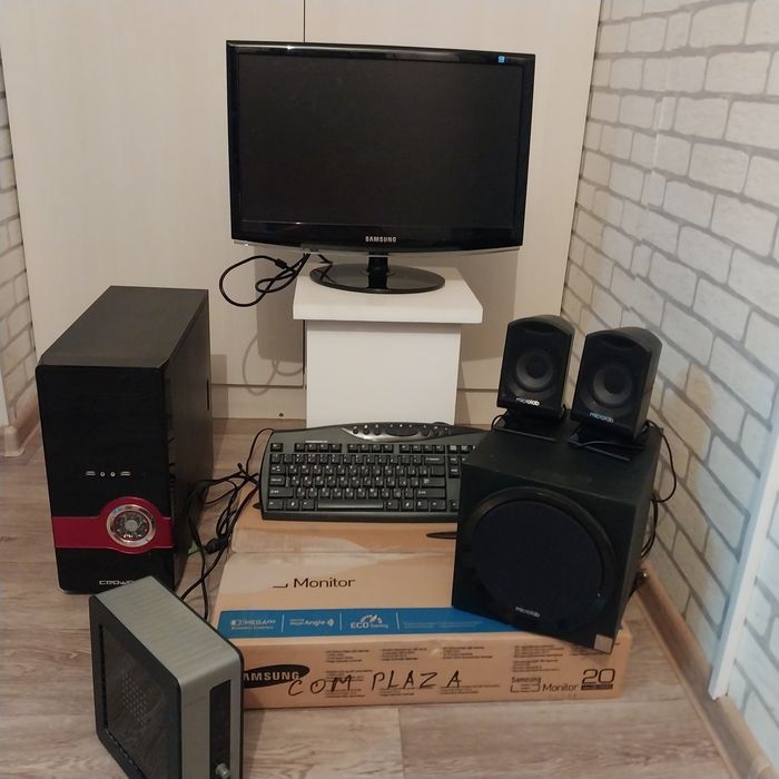 Срочно компьютер с комплектам