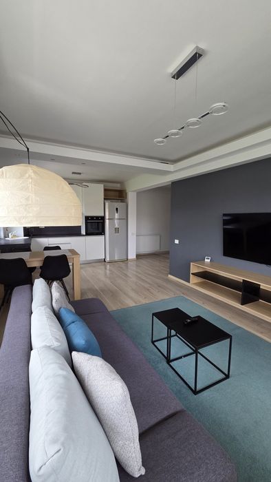 Inchiriez apartament 2 cam Coresi Brasov
