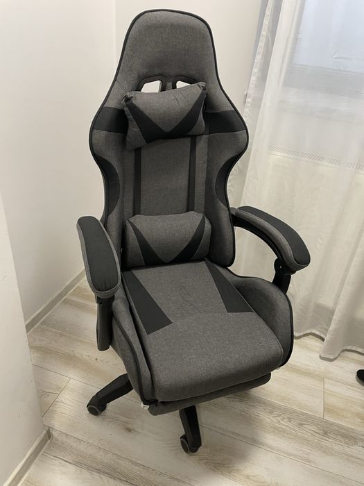 Scaun ergonomic gaming cu pernuta picioare
