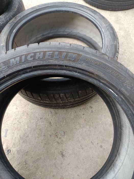 225/45/19 2броя Michelin PilotSport⁴.Гумите са в перфектно състояние,б