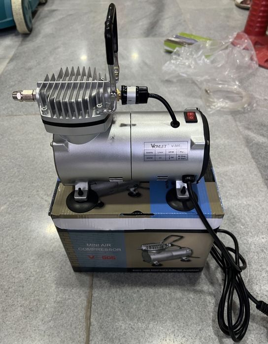Mini kompressor.Voylet v505.