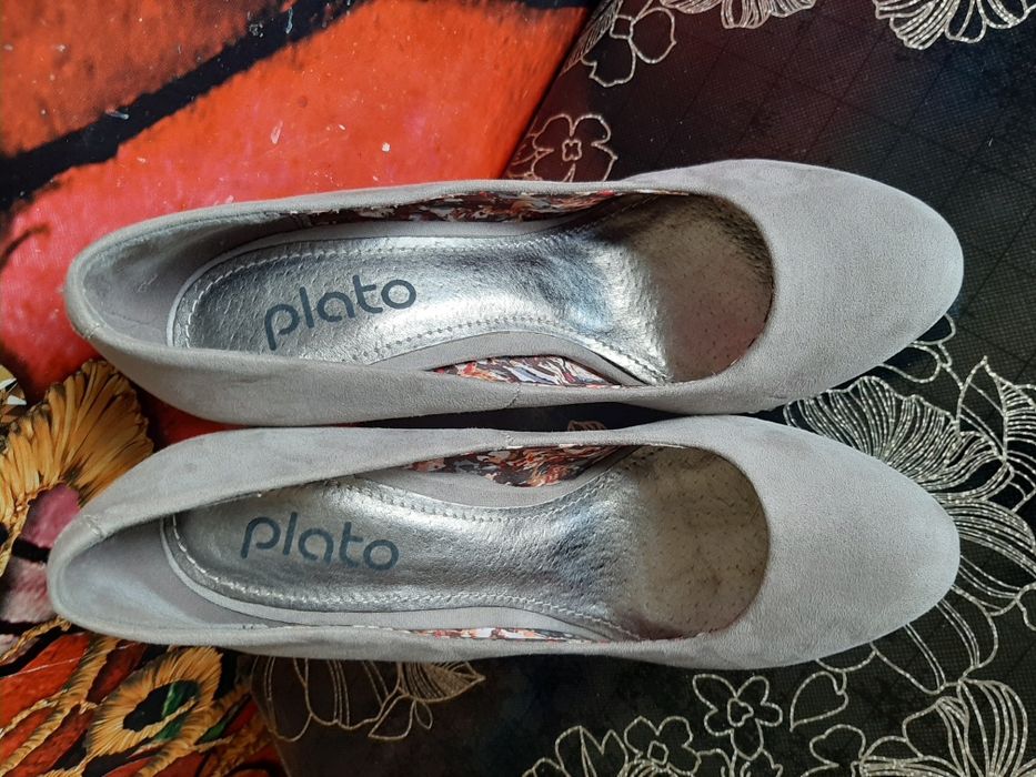 Продам туфли на высоком каблуке