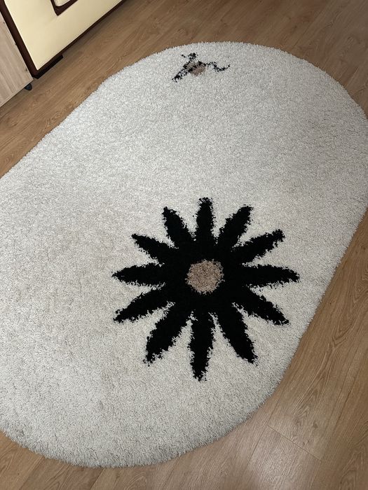 Covor 160/230  (in stare impecabila)