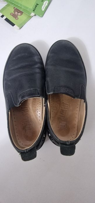 Продам детскую обувь