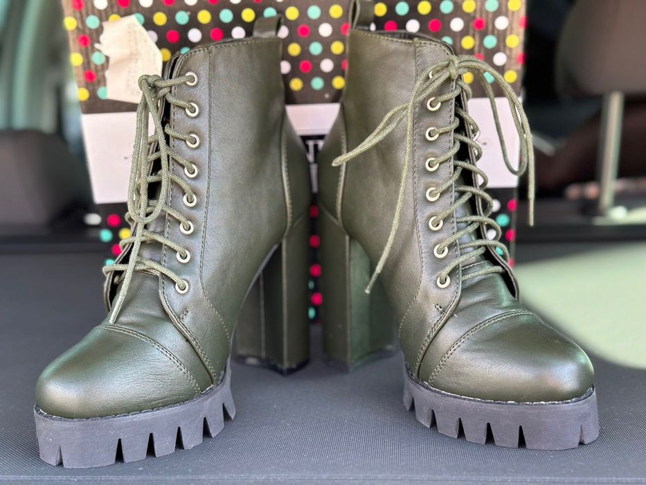 Нови дамски обувки