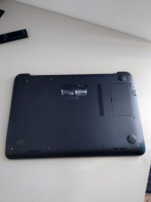 Asus X556UQ funcțional fara ssd ( i5-7200u• 8gb RAM DDR4• Nvidia 940) light gaming