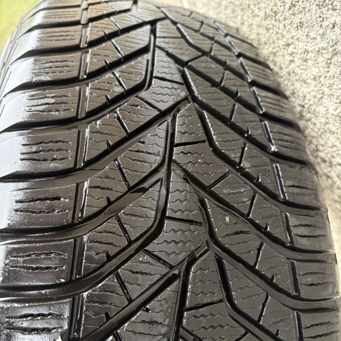 Anvelope iarna  215/60/r16