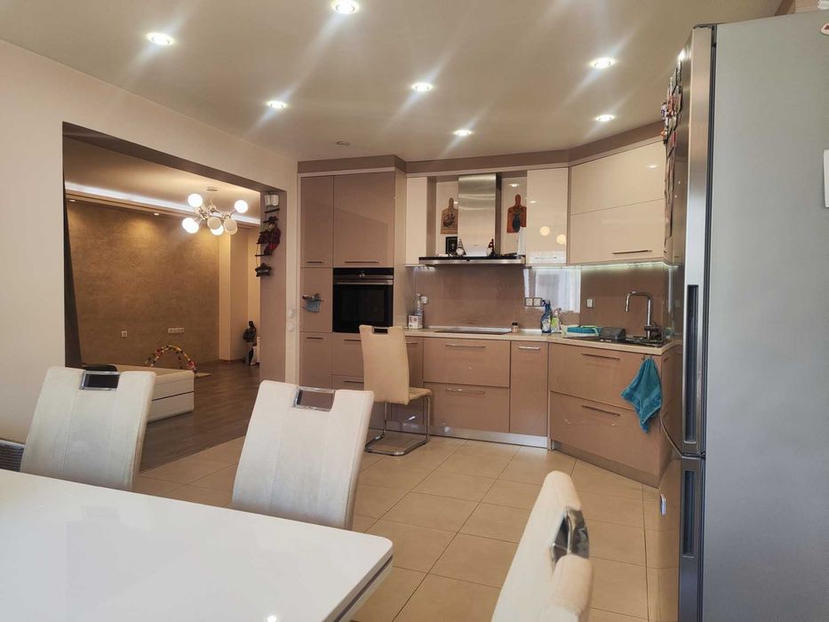 ЕРА МАКС предлага LUX апартамент в TOP център на Ямбол