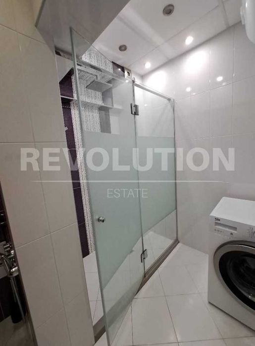 Луксозен тристаен апартамент в жк. Левски