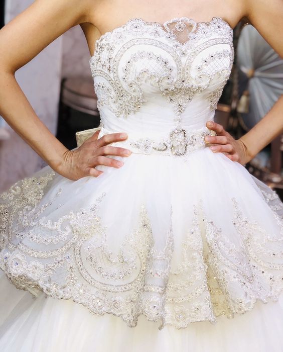 Продается шикарное свадебное платье