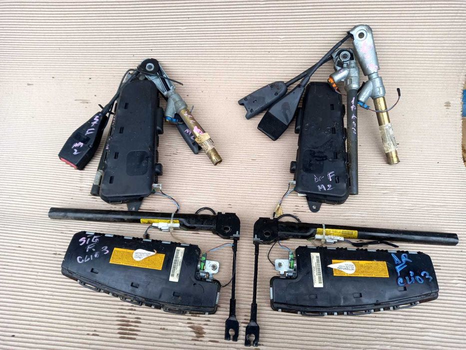 Renault Megane 2 Clio 3 set centuri  pirotehnice si airbag-uri scaune