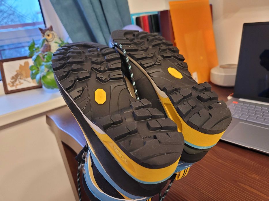 Трекинговые ботинки женские La Sportiva