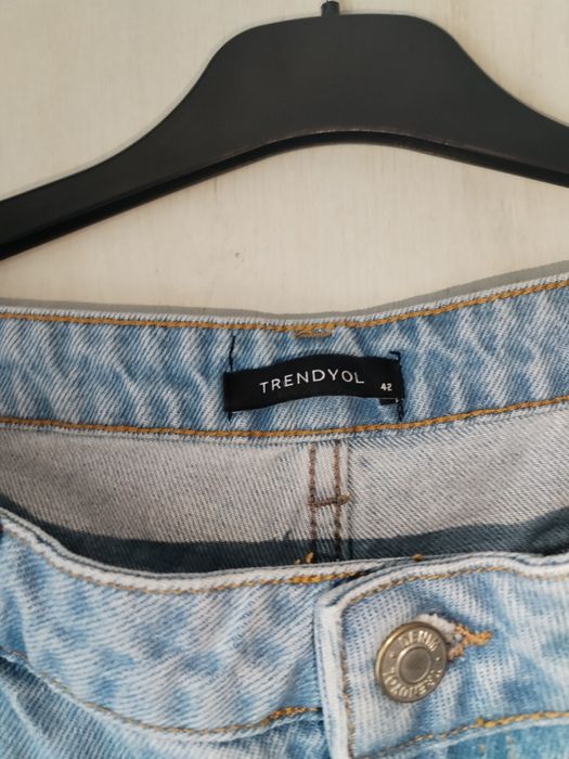 Vând blugi, pantofi, geanta și cămăși dama