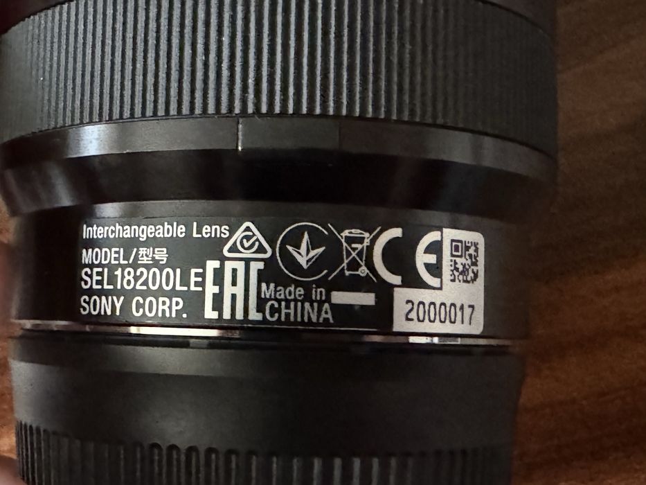 Обектив Sony E 18-200 mm f/3.5-6.3 OSS